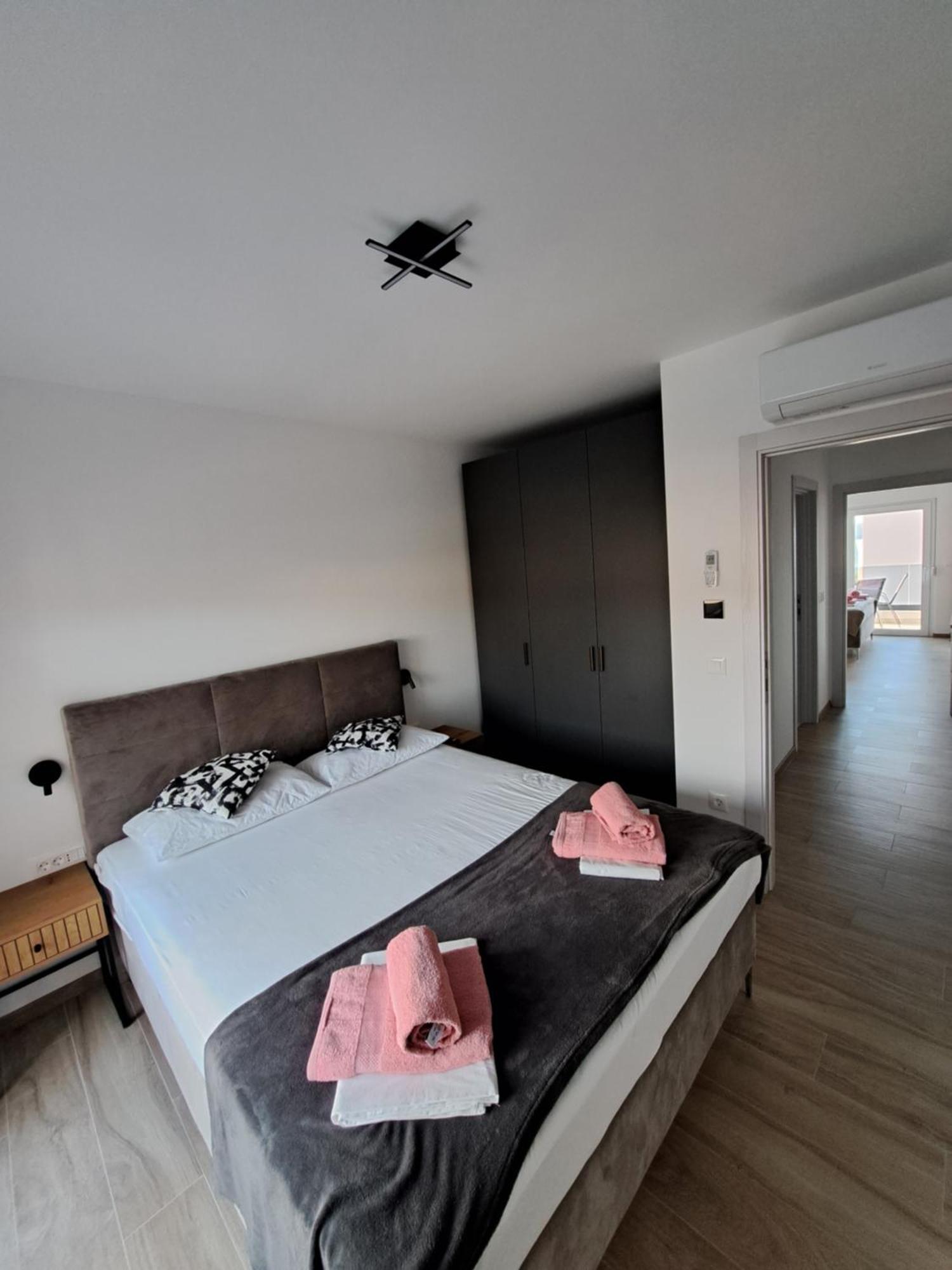 M&M Luxury Apartments Petrčane Kültér fotó