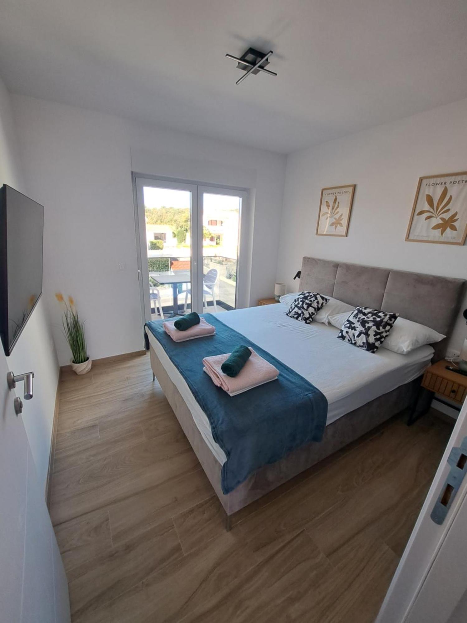M&M Luxury Apartments Petrčane Kültér fotó
